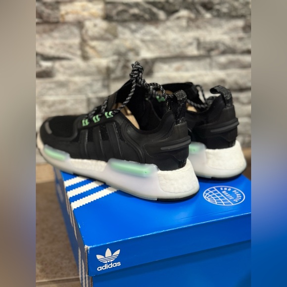 Adidas NMD V3 - Men Size 9.5 US - Brand New with/Box - Picture 4 of 10